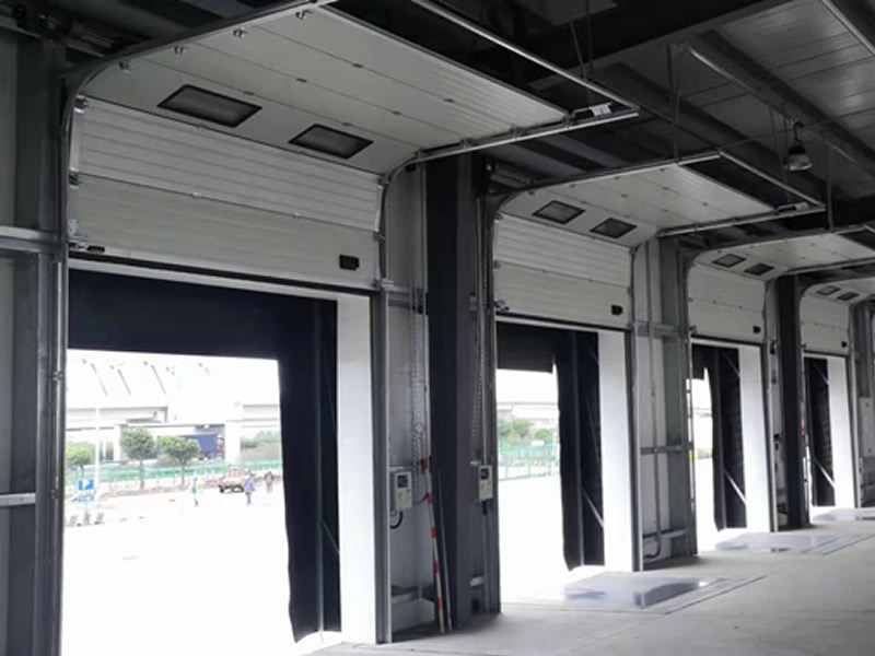Industrial sectional door
